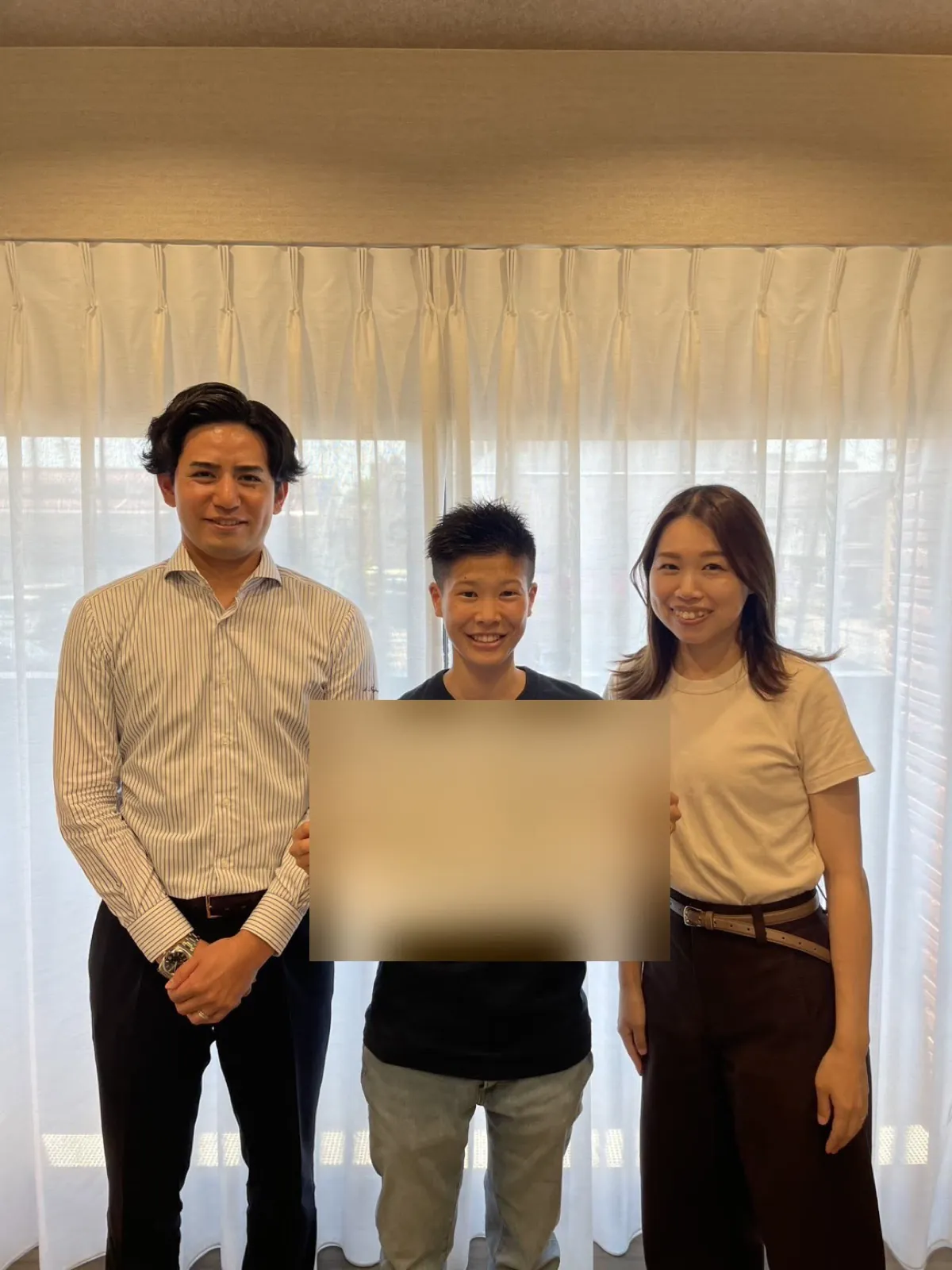 ご契約の際に撮影したF.A様ご夫妻と担当者